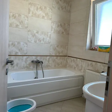 Luxury Near Station And Mall With Parking