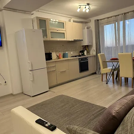 Luxury Near Station And Mall With Parking Апартаменты *