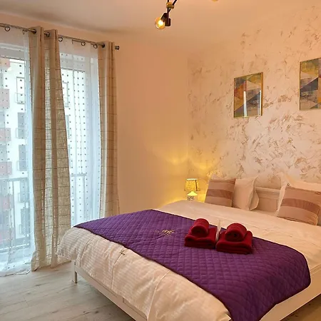 Апартаменты Luxury Near Station And Mall With Parking Сибиу