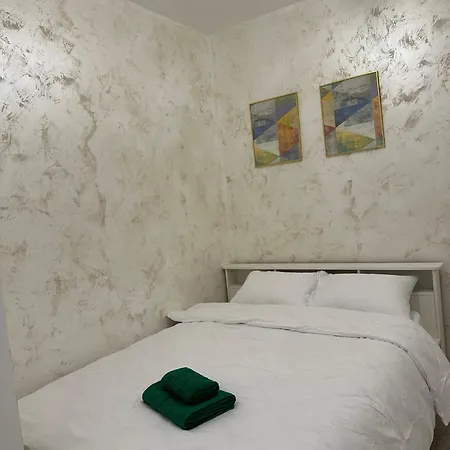 Luxury Near Station And Mall With Parking Апартаменты