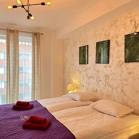 Luxury Near Station And Mall With Parking Апартаменты *