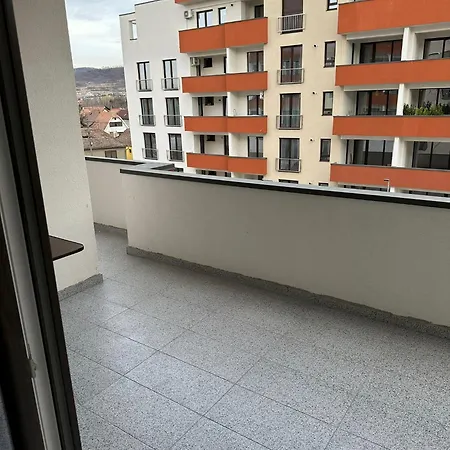 Апартаменты Luxury Near Station And Mall With Parking Сибиу